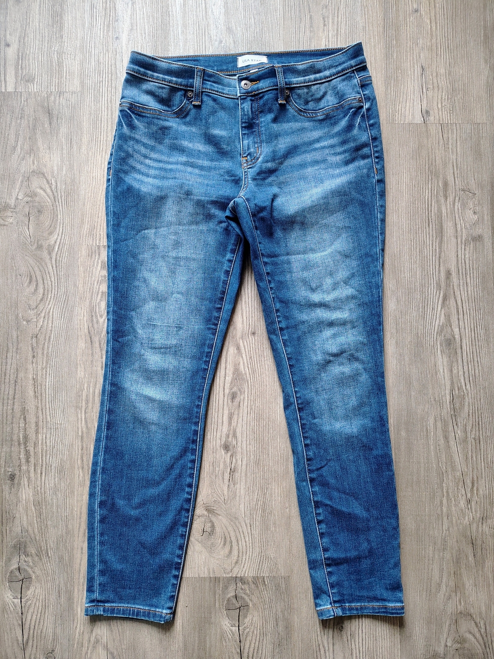 Lila Ryan Women's Low Rise Slim Leg Medium Blue Stretch Denim Jeans Size 31 Y2K